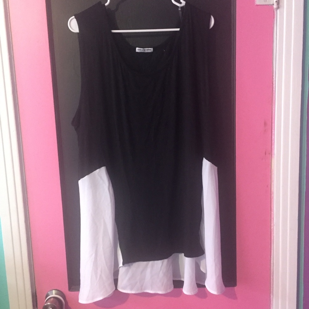 Offers welcome💕💕💕 3x sleeveless